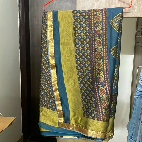 Beautiful printed Georgette saree | new - Picture 4 of 6